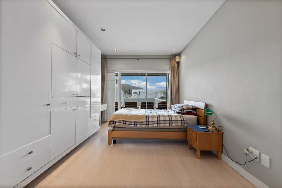 2 Bedroom Property for Sale in Oranjezicht Western Cape